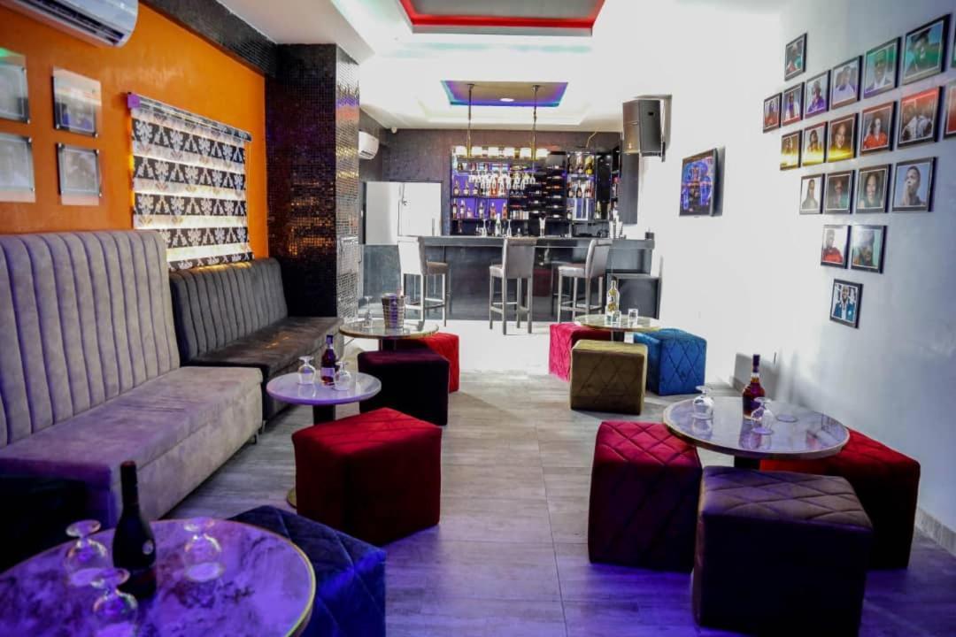 Perfecto La Villa Hotel And Suites Lagos Exterior photo
