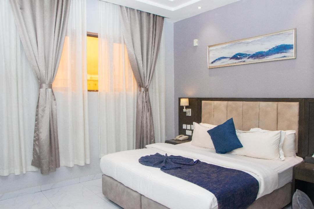 Perfecto La Villa Hotel And Suites Lagos Exterior photo