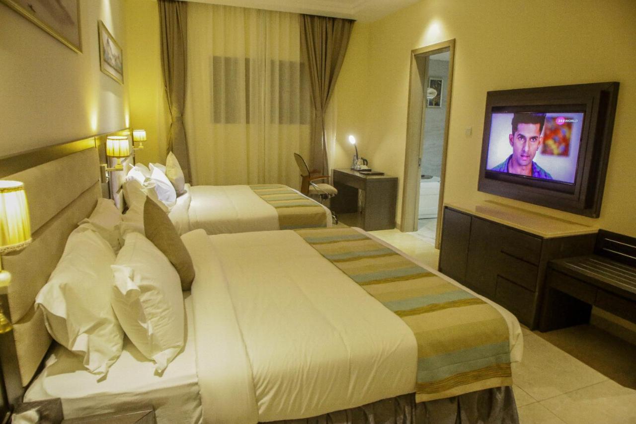 Perfecto La Villa Hotel And Suites Lagos Exterior photo