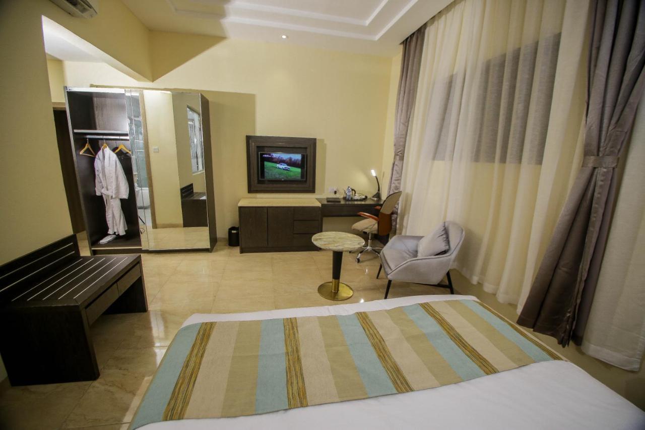 Perfecto La Villa Hotel And Suites Lagos Exterior photo